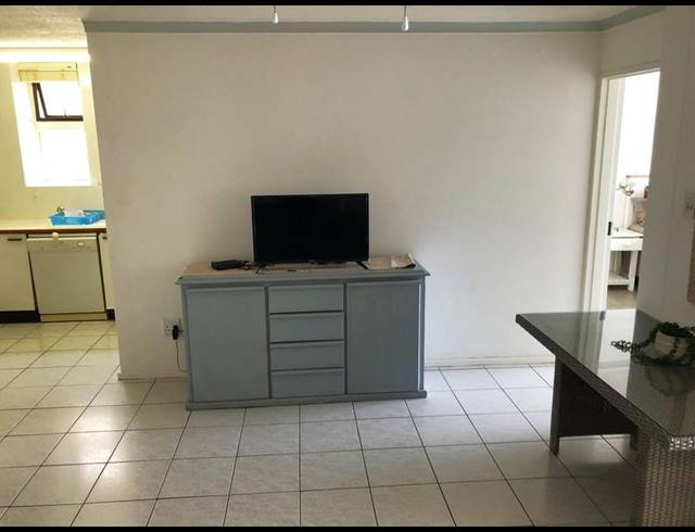 3 BEDROOM APARTMENT FOR SALE IN MARGATE BEACH